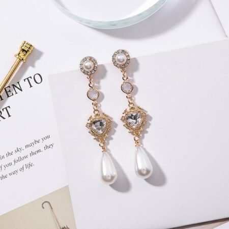 Elegant Heart Shaped Alloy Gold Pearl Drop Earring