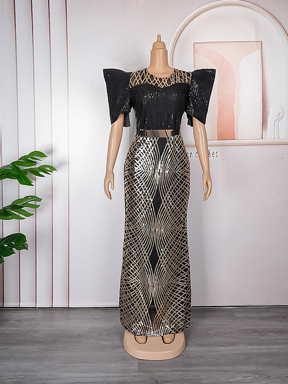 Dazzle in Elegance: Sequined Socialite Evening Gown - XL, Gold