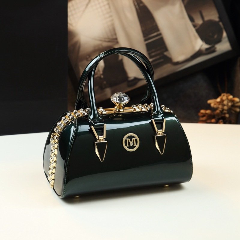 Elegant Bright Leather Clip Handbag