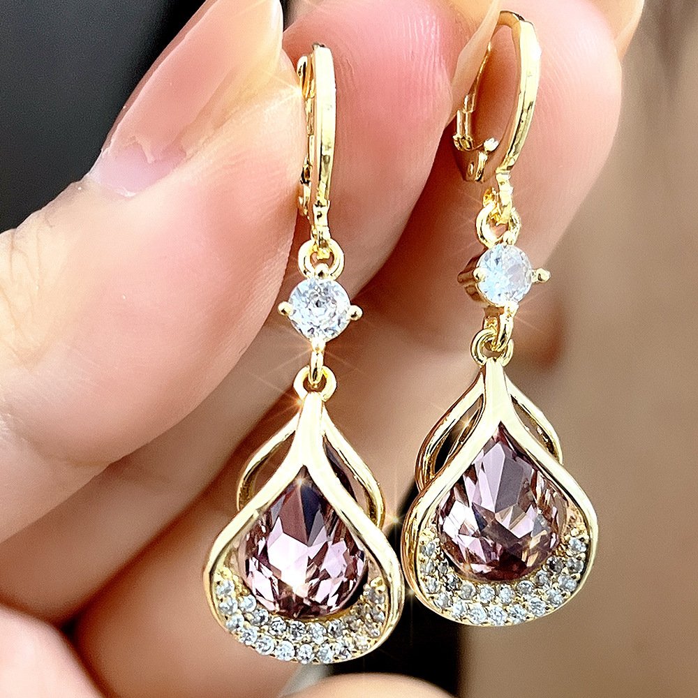 Enchanting Droplet Earrings: A Fusion of Elegance and Character